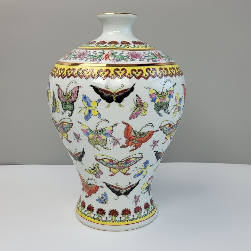 NEW, vintage Chinese Hundred Butterflies Vase